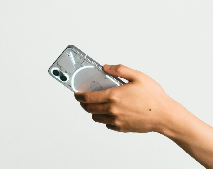 “Nothing” new at the presentation of the Nothing Phone (1), but now there are more precise specifications, prices and a date for the start of sales