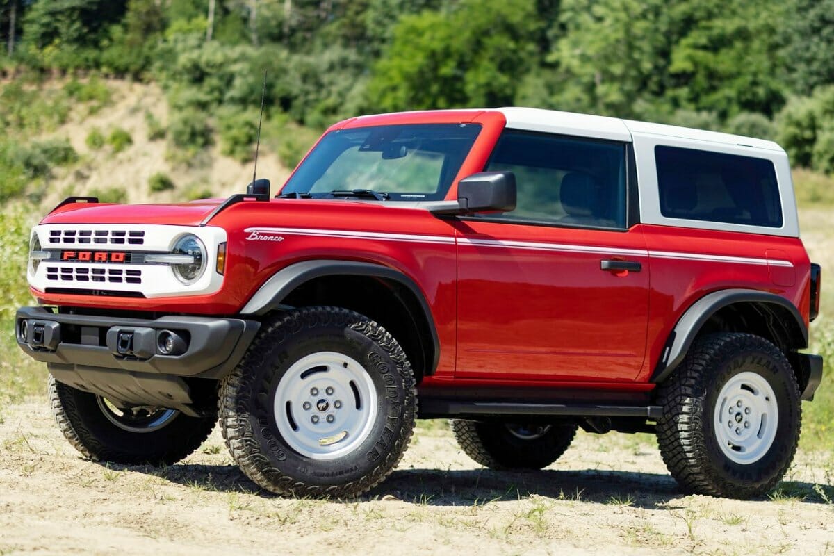 Ford Bronco Heritage Edition SUV: a modern vision of "retro"