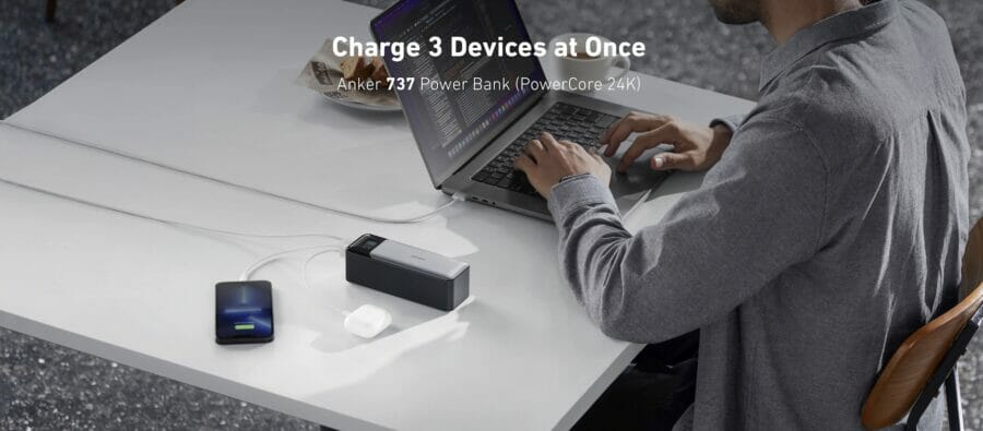 Anker released a power bank capable of quickly charging not only a smartphone, but also a laptop