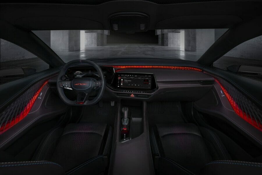Dodge показав концепт електричного Charger Daytona SRT, продемонструвавши як саме компанія потішить фанатів маслкарів звуком своїх EV
