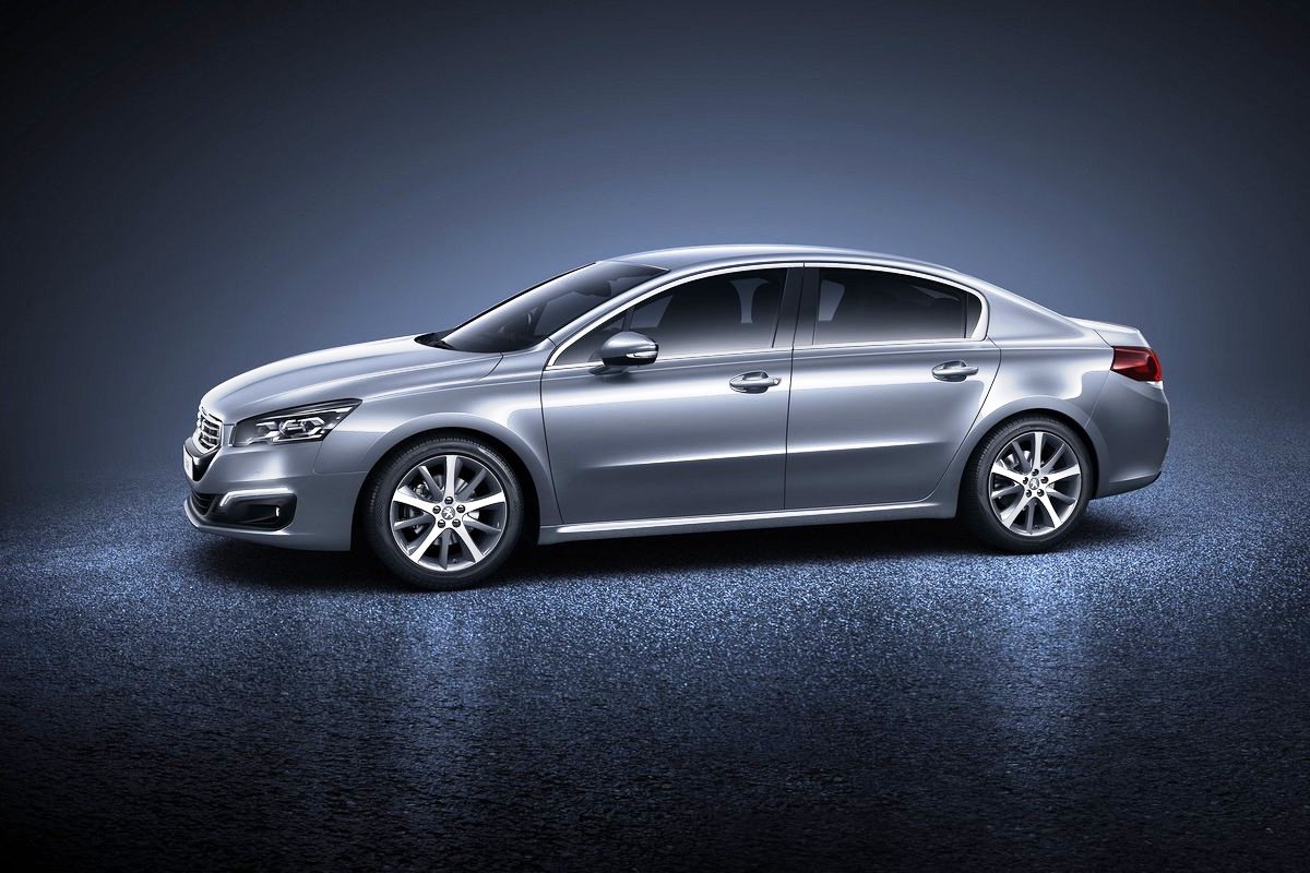 Peugeot 508 GT car test drive: non-standard car for non-standard people