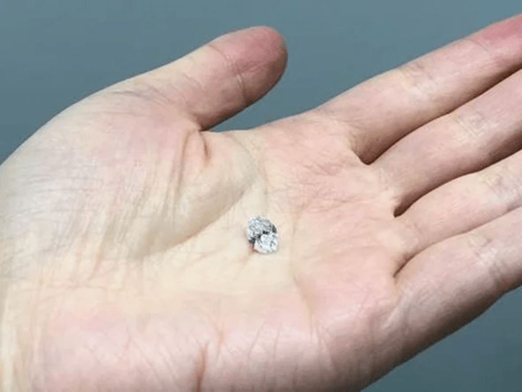 Рідкісний алмаз вказує на те, що мантія Землі містить багато води