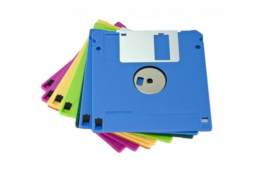 Japan will finally change the laws that require the use of floppy disks