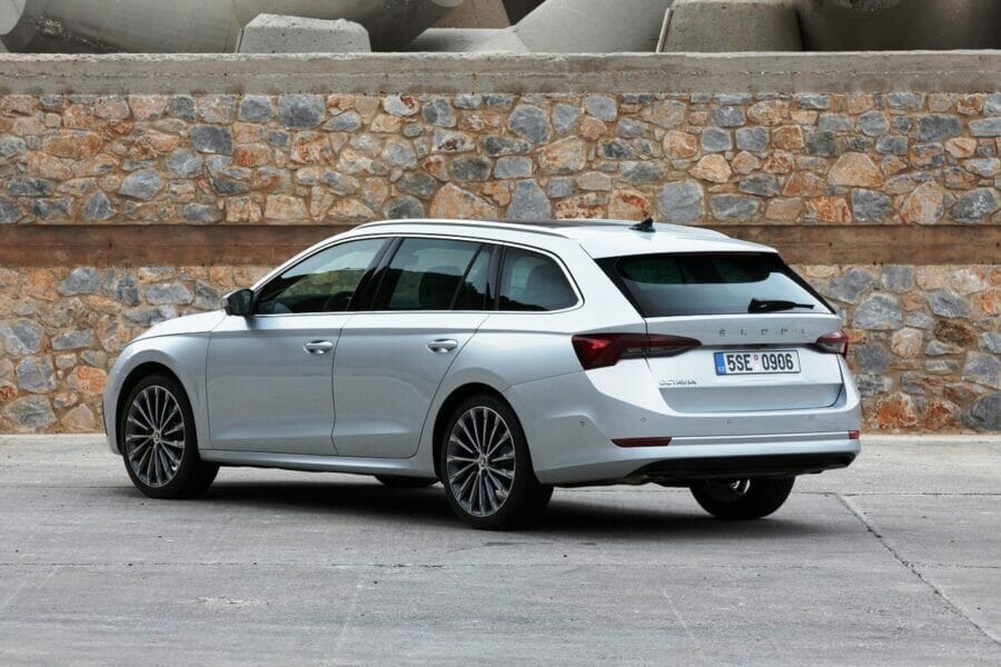 Test drive of the SKODA Octavia A8 car: lessons of popularity
