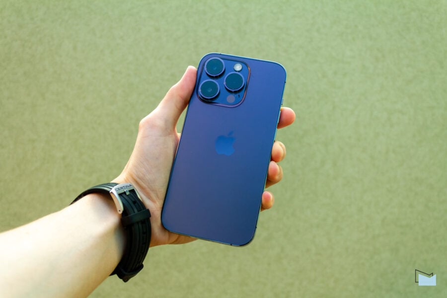 Which cutout to choose this year: iPhone 14 and iPhone 14 Pro review