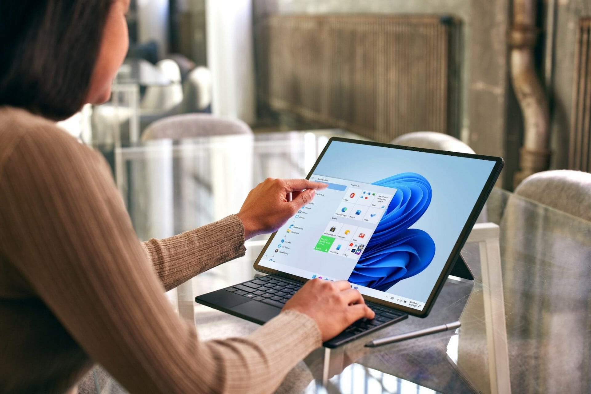 Lenovo представило нове покоління лептопа з гнучким дисплеєм ThinkPad X1 Fold
