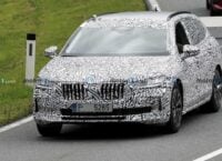 Spy photos of the Skoda Superb and Volkswagen Passat hint at the future of the models