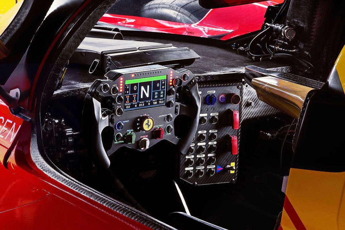 Автомобіль для перегонів Ferrari 499P – справжня краса зі світу автоспорту