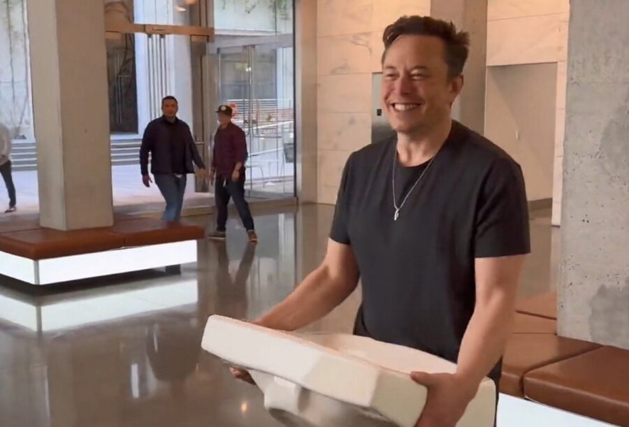 Chief Twit: Elon Musk came to the Twitter office with a kitchen sink in his hands