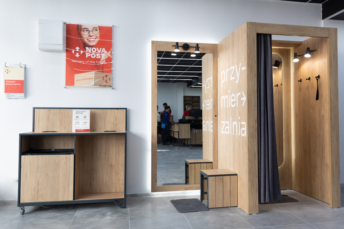 «Нова пошта» / Nova Post відкрила ще 4 нових відділення у Польщі – у Варшаві та Кракові