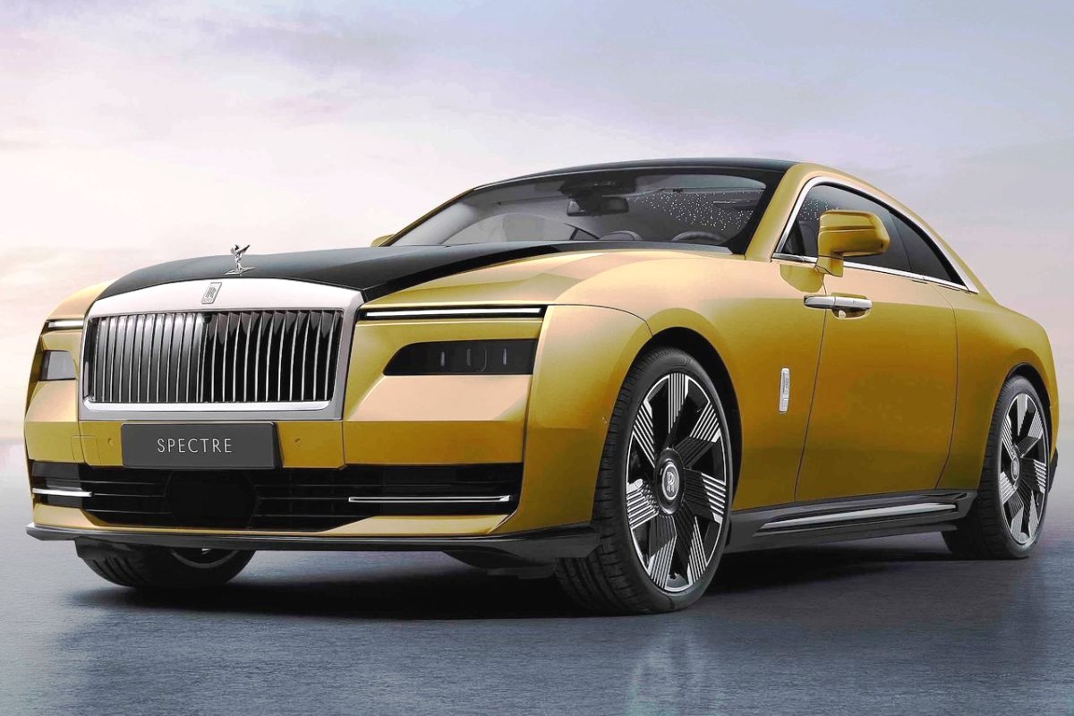 Rolls-Royce Specter electric car debuted - is it the destruction of traditions or the creation of new ones?