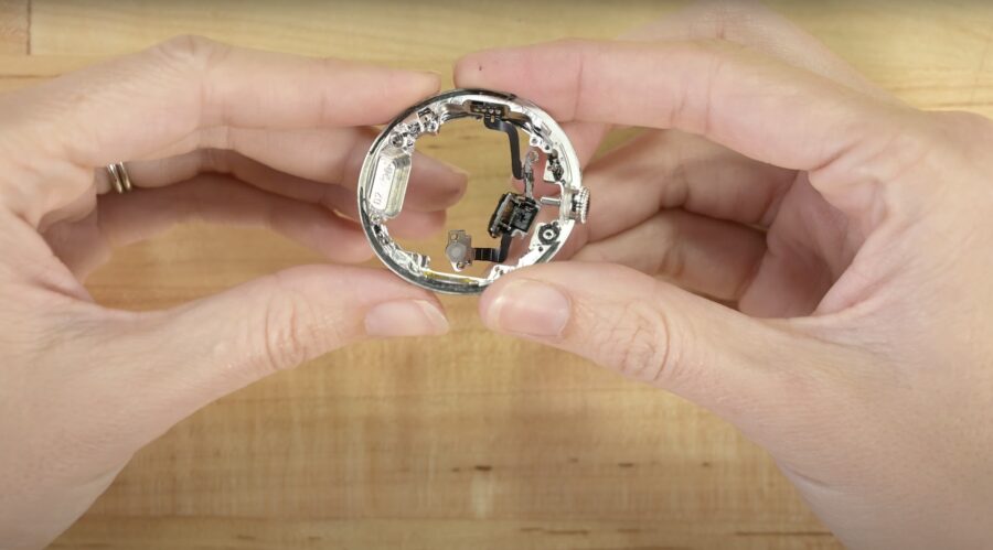 iFixit сварить Google за дизайн внутрішніх компонентів Pixel Watch