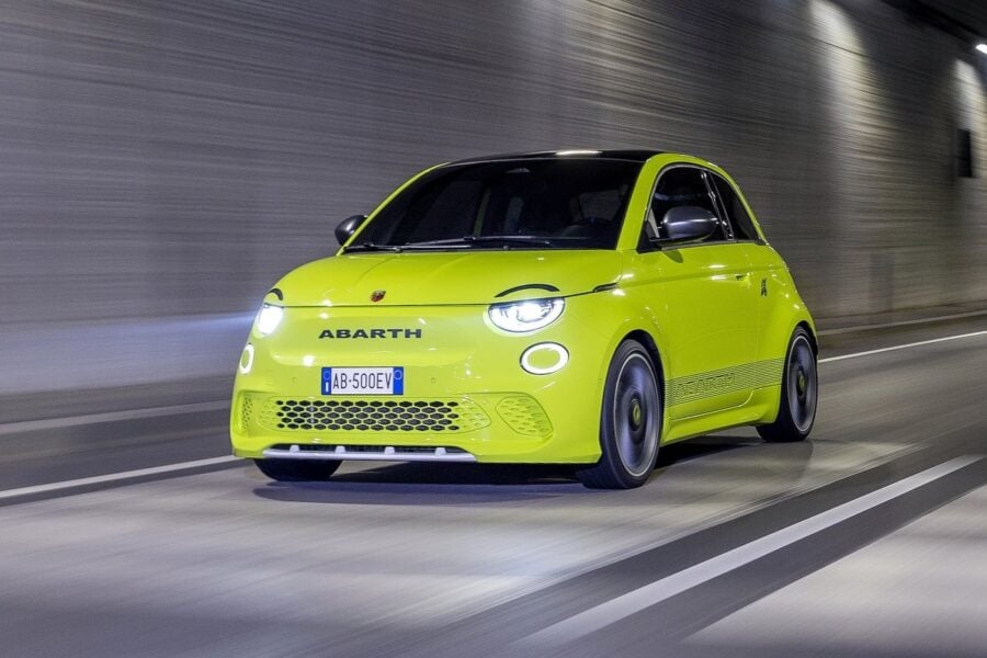 Electric "hot hatch" Abarth 500e: here is the debut!