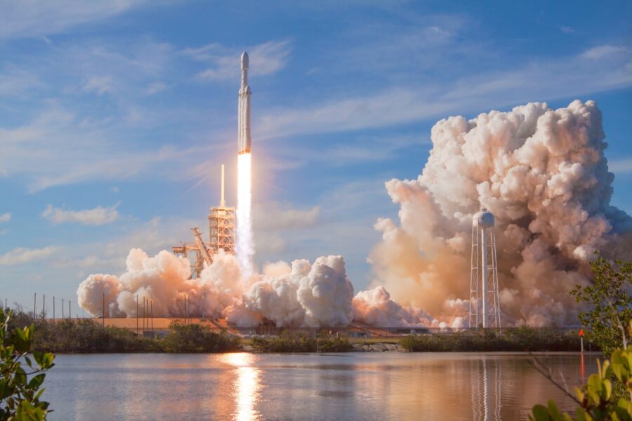 Falcon Heavy компанії SpaceX готується до запуску після трирічної перерви – як дивитися?