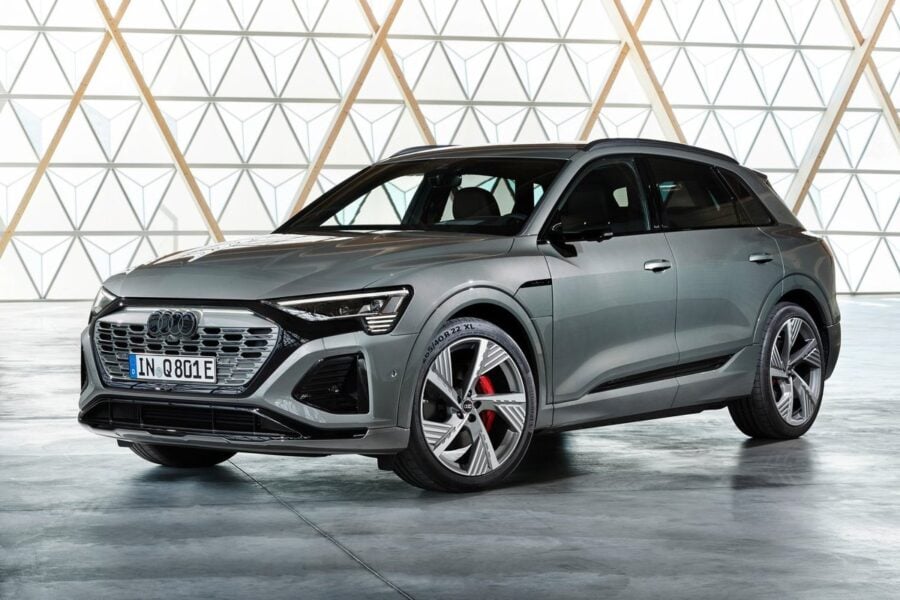 Debut of the day: updated electric cars Audi Q8 e-tron and Audi SQ8 e-tron
