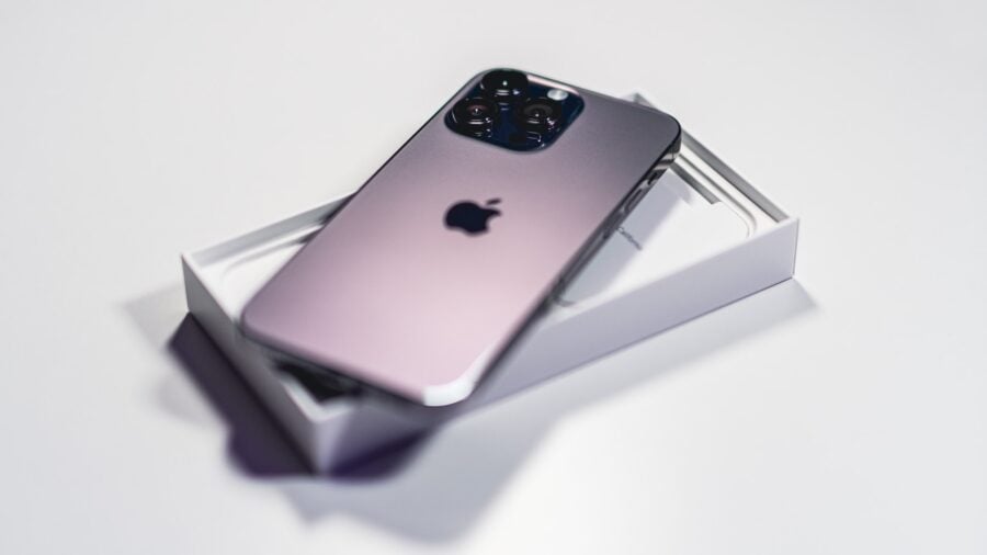 The case of the iPhone 15 Pro can receive steel instead of titanium and slightly rounded shape