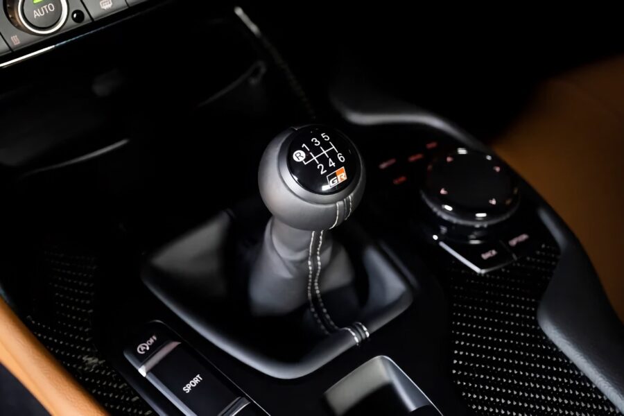В електромобілях Toyota та Lexus може з’явитися «механічна» коробка передач