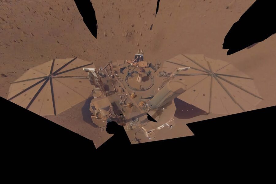 Спусковий апарат NASA InSight втратив енергію та завершив місію на Марсі