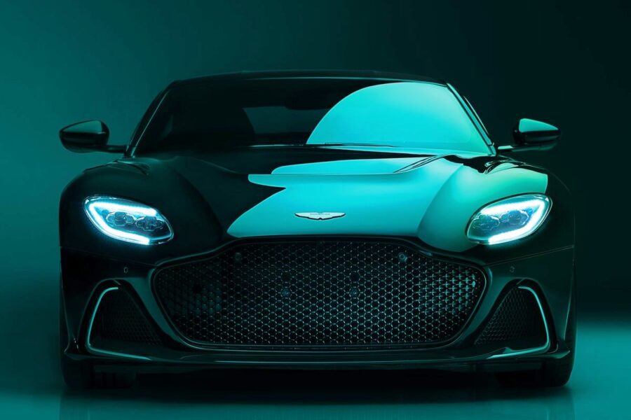The new Aston Martin DBS 770 Ultimate: the last "classic" with a V12