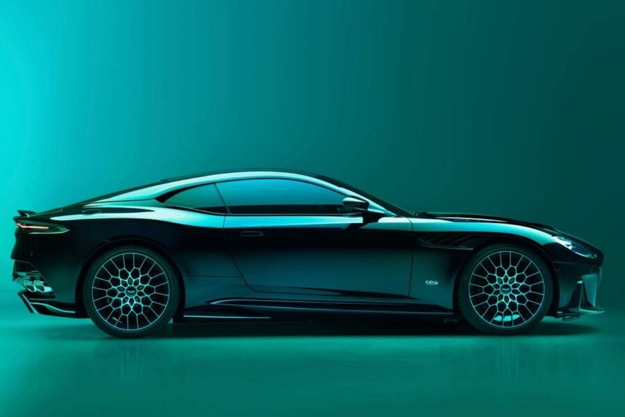 The new Aston Martin DBS 770 Ultimate: the last "classic" with a V12