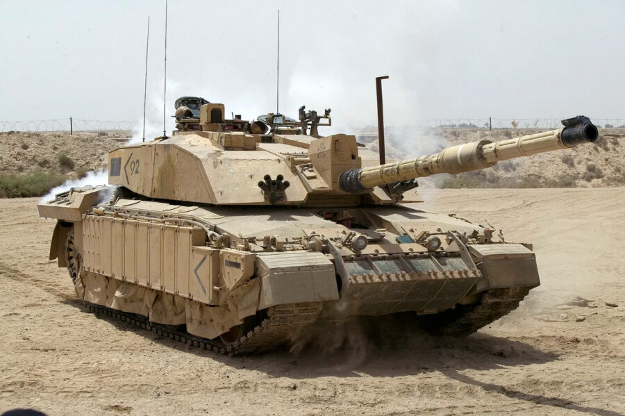 Military aid package from Great Britain: Challenger 2 tanks, AS-90 self-propelled guns, FV430 Mk3 Bulldog armored personnel carriers and more