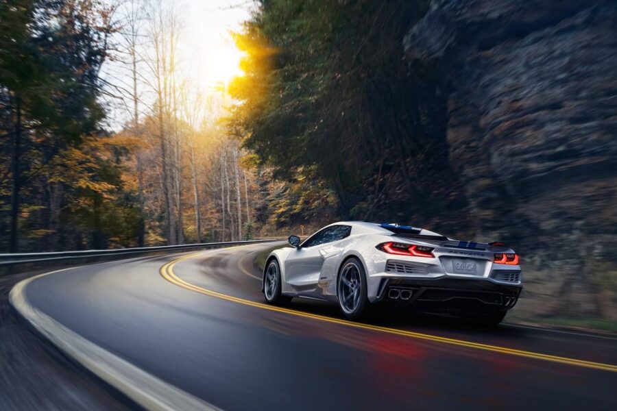Chevrolet Corvette E-Ray debuts: when hybrid is all about power