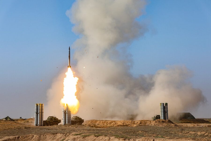 Росія почала використовувати для терористичних атак далекобійні зенітні ракети 48Н6ДМ комплексів С-400