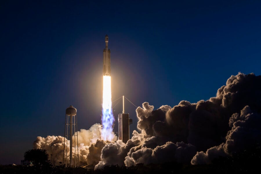 SpaceX запустила засекречену місію для Космічних сил США
