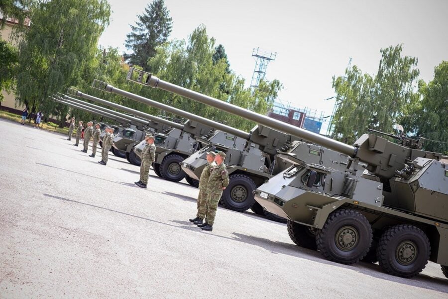 Ukraine has already received 8 ZUZANA 2 self-propelled guns from Slovakia. Another 16 howitzers will arrive during 2023