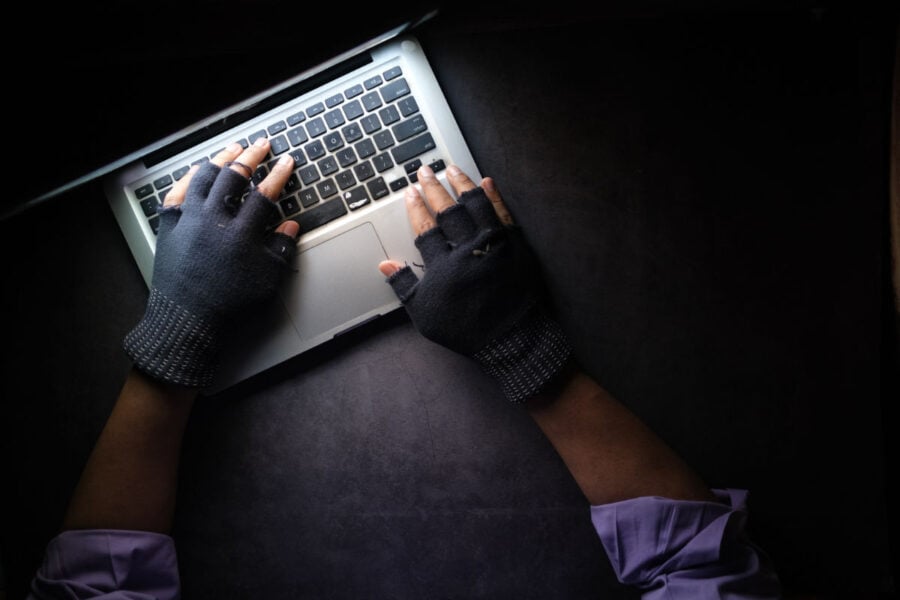 Хмельницький хакер заразив власноруч створеним вірусом 10 тисяч комп`ютерів