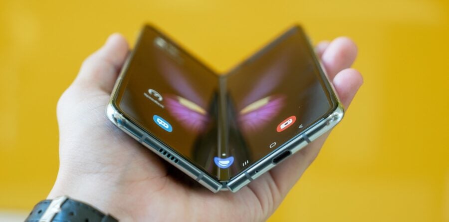 Samsung will change the folding mechanism of the Galaxy Fold 5, which should fix the situation with the "crack" in the center of the display