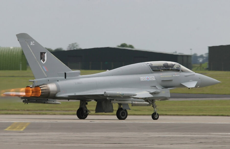 There will be planes! Maybe a Eurofighter Typhoon. Great Britain is going to train Ukrainian pilots on NATO fighter jets