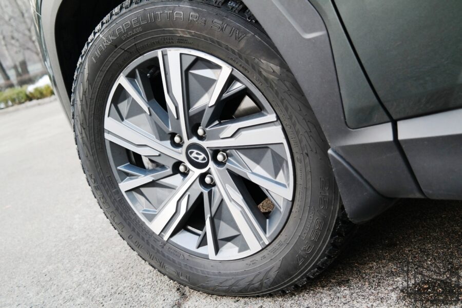 Hyundai Tucson hybrid test drive: two motors - double the pleasure?