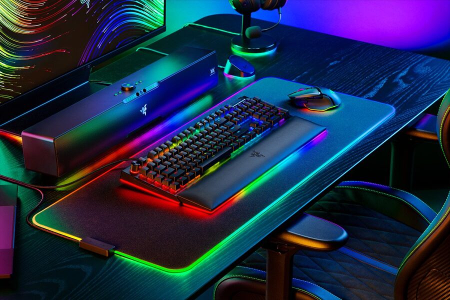 Razer has released the BlackWidow V4 Pro keyboard with a bunch of extra keys