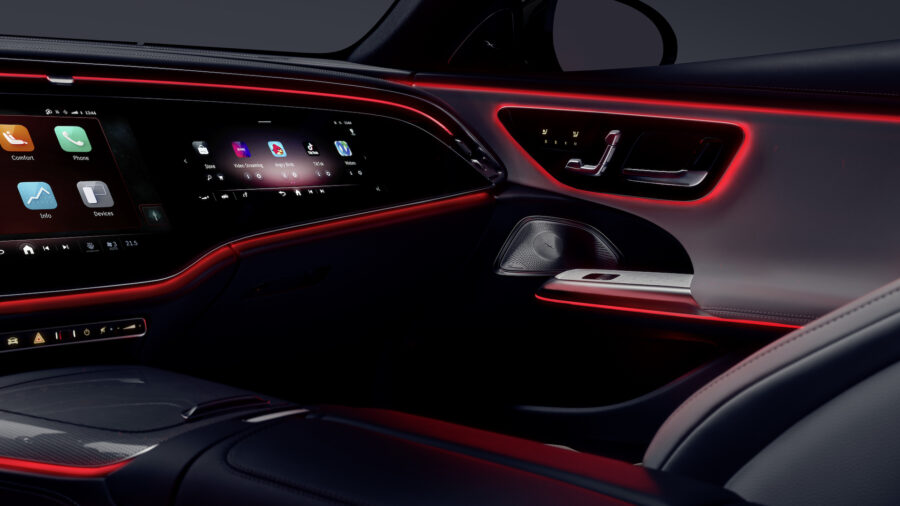 З TikTok та Zoom: Mercedes продемонстрував зміни в інтер’єрі нового E-класу