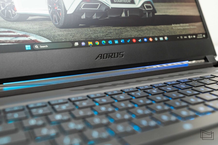 GIGABYTE AORUS 15 (BSF) gaming laptop review