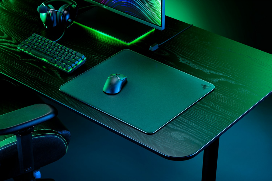 Razer introduced a mouse mat made of tempered glass