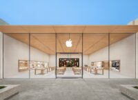 The criminals robbed the Apple Store of $500,000 by breaking through the wall in the restroom
