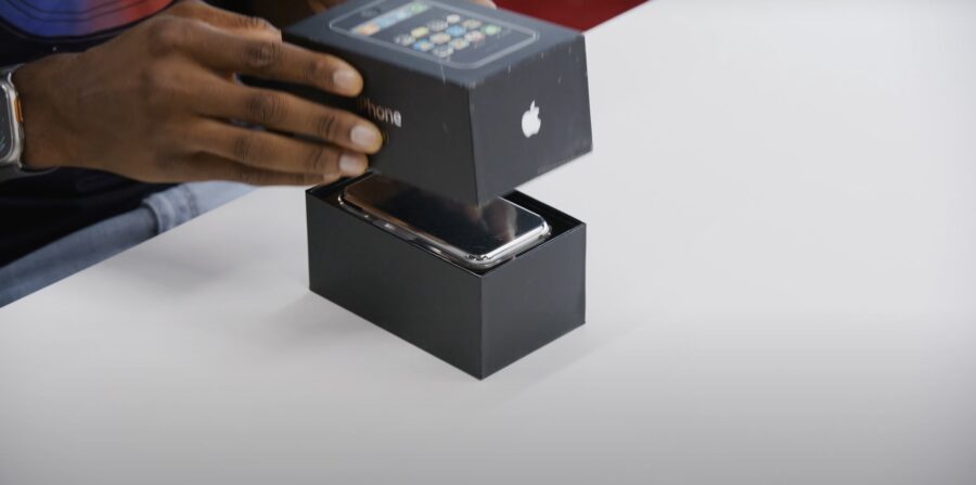 Lucky you: MKBHD вдалося знайти перший iPhone в оригінальному пакуванні. Ціна питання — майже $43 000