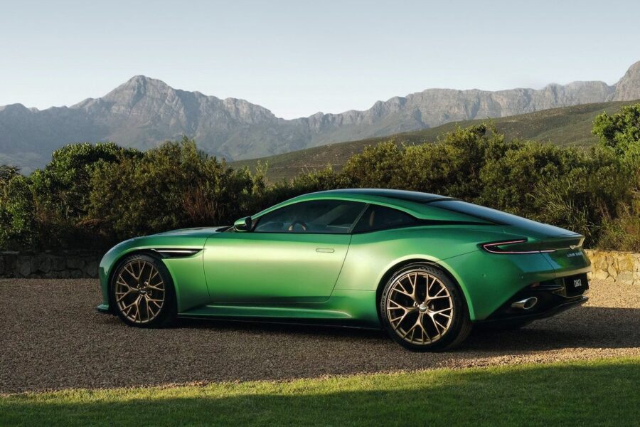Дрім-кар на п’ятницю: дебют супер-купе Aston Martin DB12