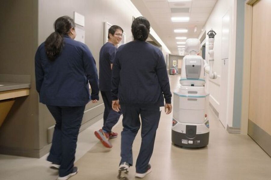 Працюють в ресторанах та лікарнях: пандемія спричинила популярність сервісних роботів