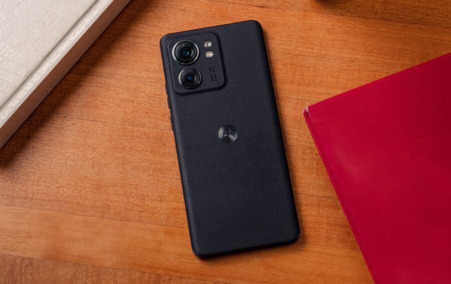 Motorola Edge 40 is presented. The smartphone will enter the Ukrainian market in the summer