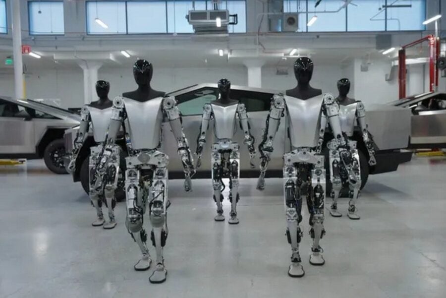 Роботи Tesla Bots навчилися повільно ходити та пересувати речі