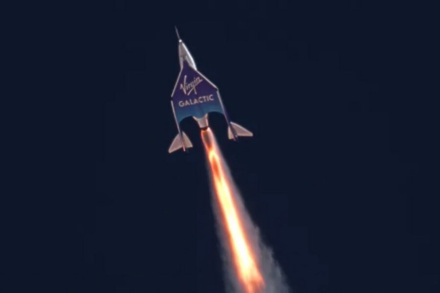 Virgin Galactic нарешті виконала свій перший комерційний космічний політ
