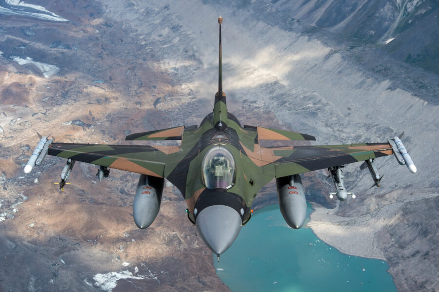 Ймовірно, Draken International буде навчати українських пілотів F-16 у Румунії