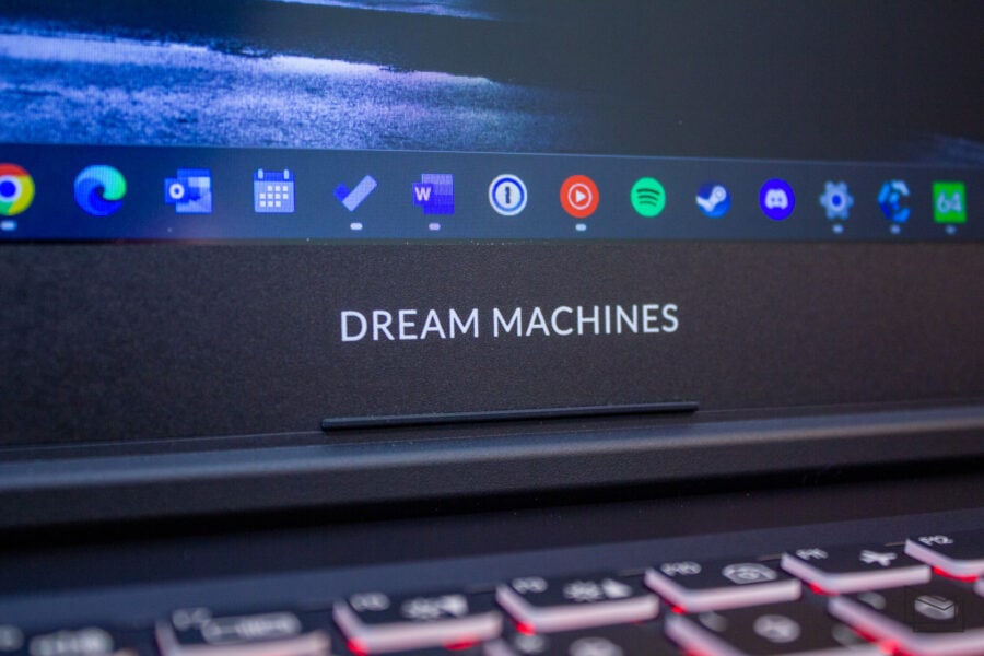 Огляд ігрового ноутбука Dream Machines RG4070-15UA29: лаконічний дизайн з цікавим вмістом