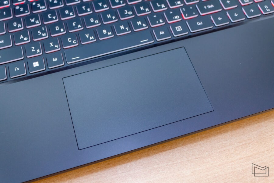 Dream Machines RG4070-15UA29 gaming laptop review: concise design with interesting content