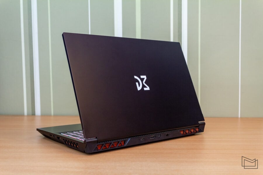 Dream Machines RG4070-15UA29 gaming laptop review: concise design with interesting content