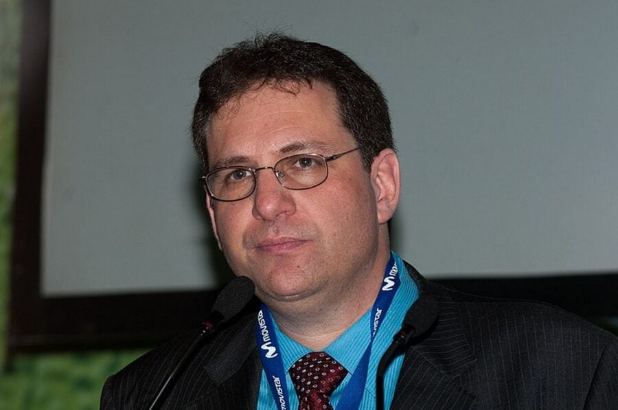 Kevin Mitnick, a former hacker, passed away at 59