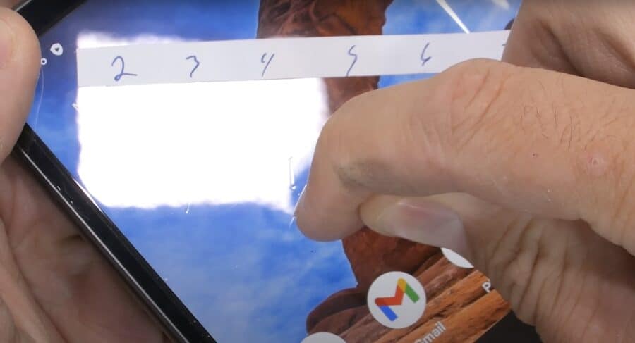 Google Pixel Fold можна доволі легко розкрити навиворіт, але не через слабкий шарнір